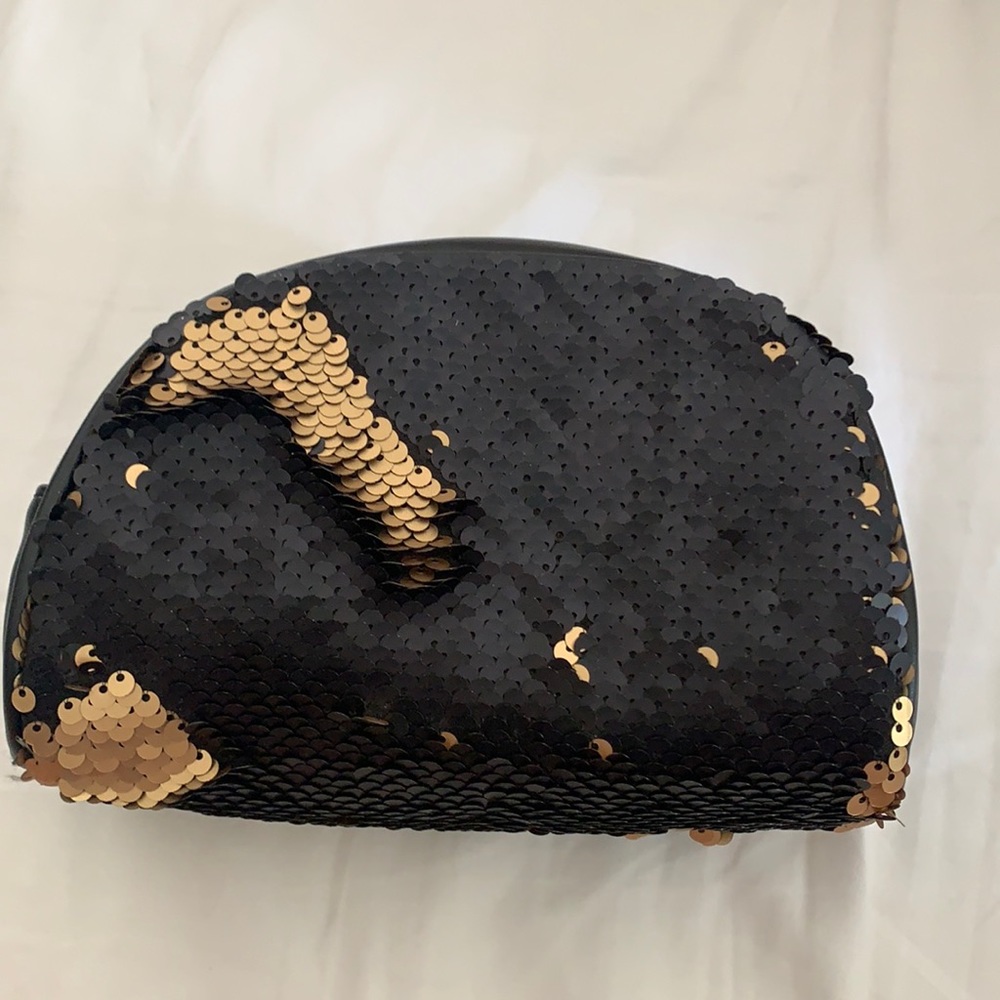 Sequin makeup holder